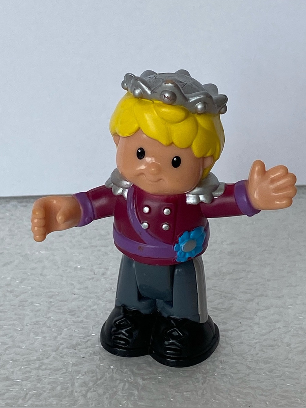 Fisher Price Little People Eddie Prince
Royal Kingdom Castle Bendable
Poseable
